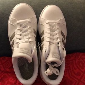 Adidas  Tennis shoes size 7